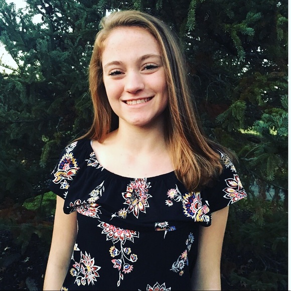 Meet your Posher, Olivia - Picture 1 of 1